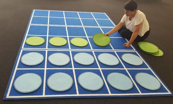 Ten Frames Rug including Discs